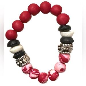 BRAND NEW ✨ Hand-rolled clay and Ghana glass beads form this stunning bracele